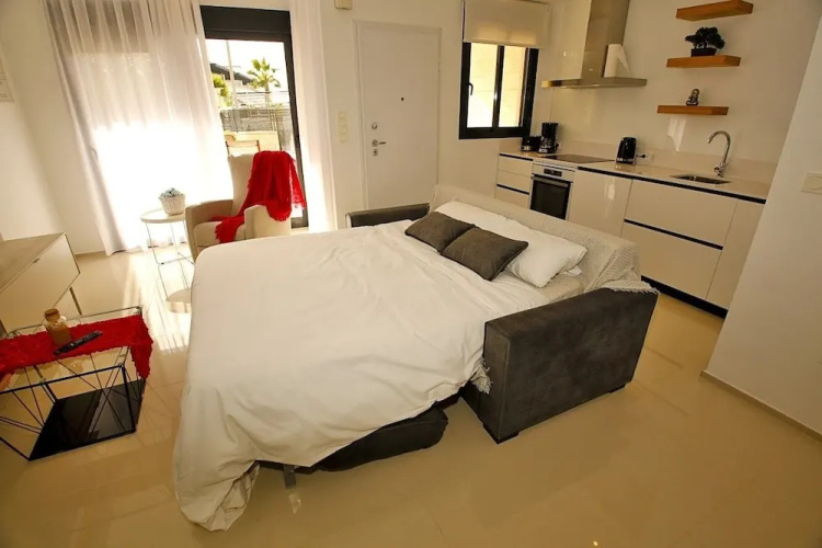 Pepper Street Apartment