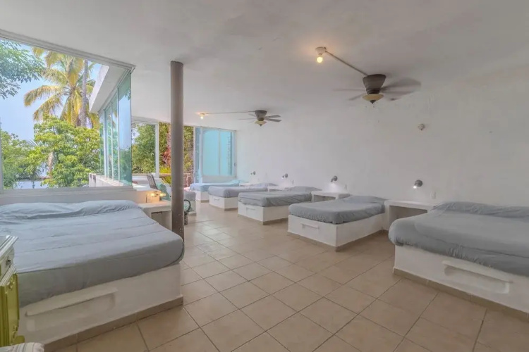 Lakeside Retreat Spacious Family Villa
