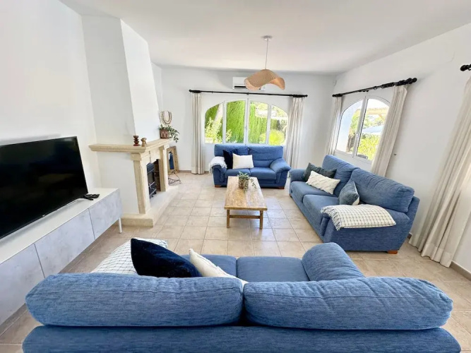 3 Bedroom Villa Walking Distance to Moraira