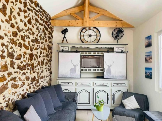 3 Bedrooms Cottage
