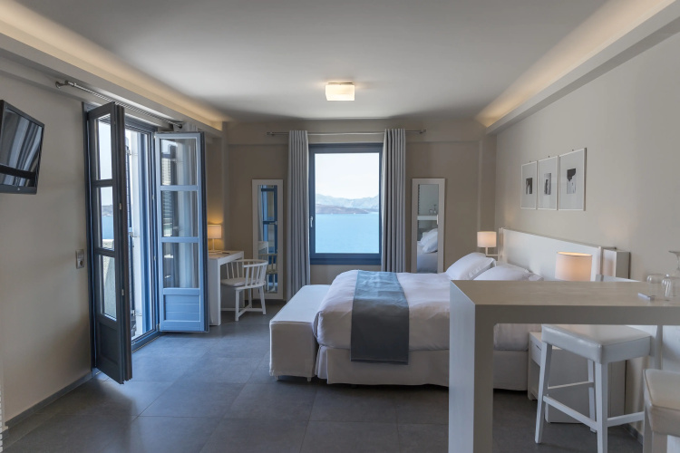 Acroterra Rosa Luxury Suites & Spa