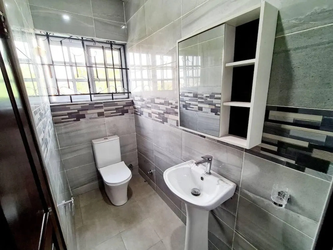 Cozy,quiet & Fantastic- Close to Highway - Parking