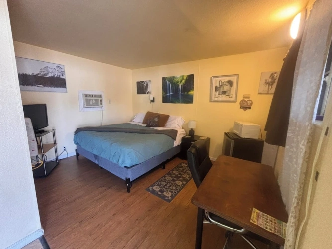 Economy room