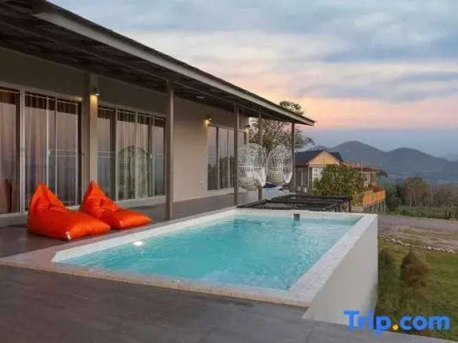 Mine Hills Pool Villa Camping