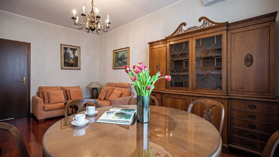 2 Bedrooms Apartment