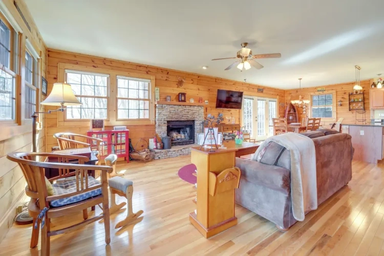 4 Bedrooms Cottage with balcony