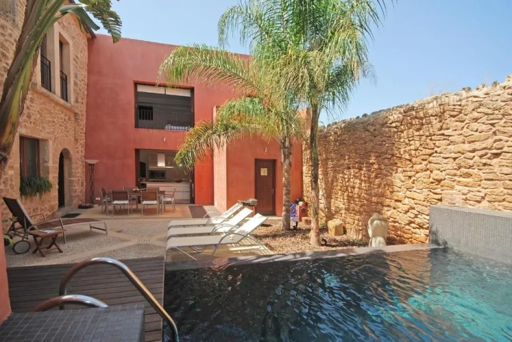 3 Bedrooms Double Cottage
