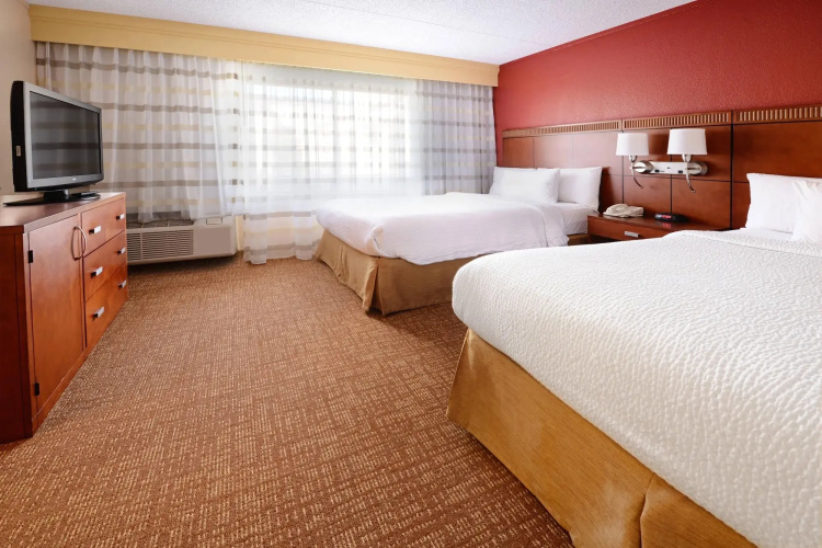 Courtyard by Marriott Dallas Arlington/Entertainment Dist