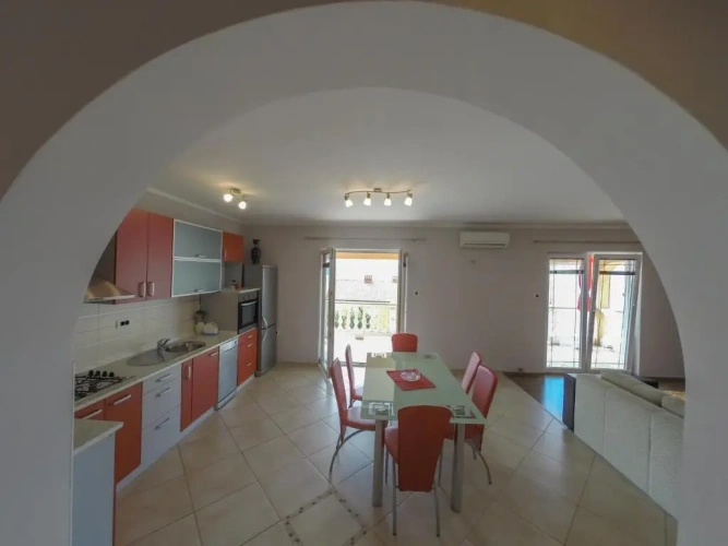 Apartment with sea view