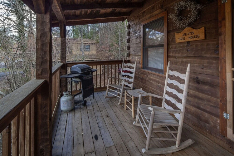 Jalyns Treehouse by Eagles Ridge Resort