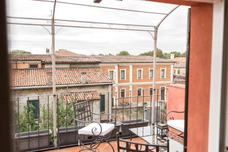Ferrara Rooms