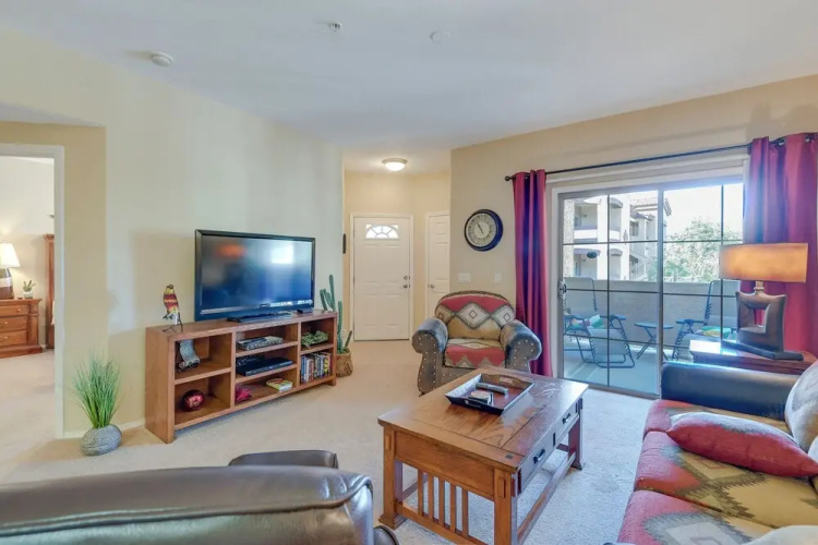 Pool Access, Private Patio & Grill: Mesa Condo!