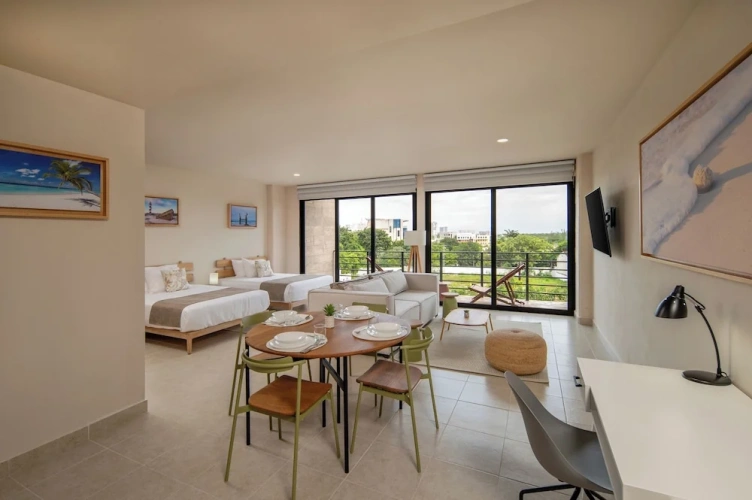 Deluxe Quadruple Suite