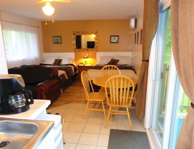 Deluxe Studio