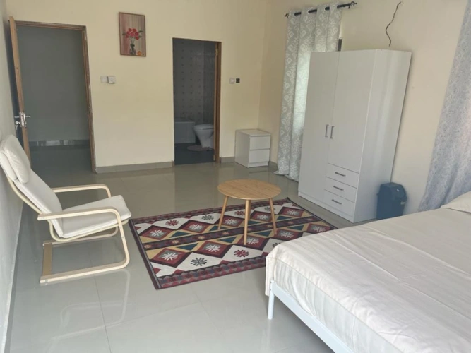 4 Bedrooms Bungalow