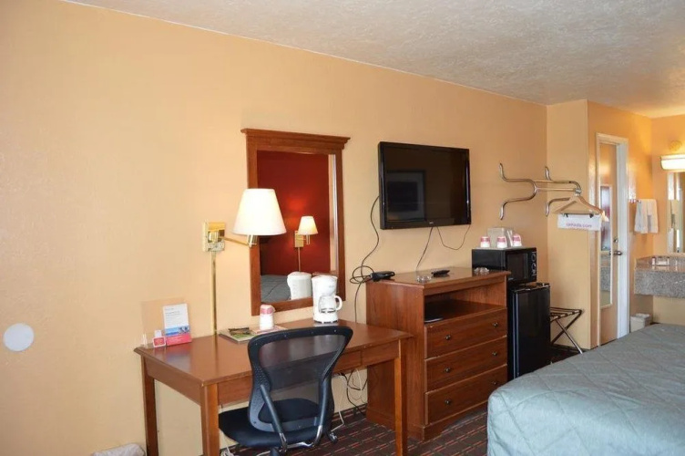 Ramada Elk City