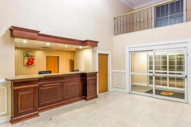 Comfort Suites