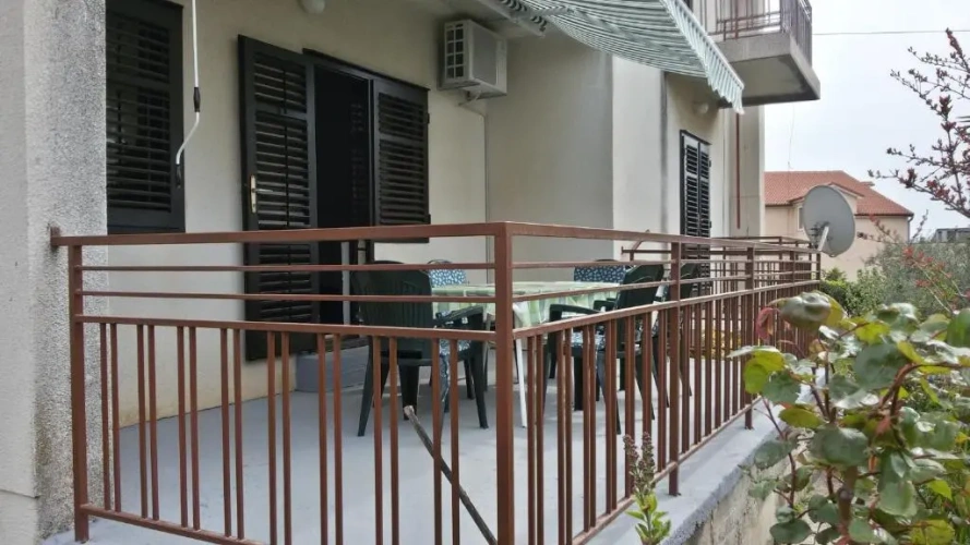 3 Bedrooms Apartment