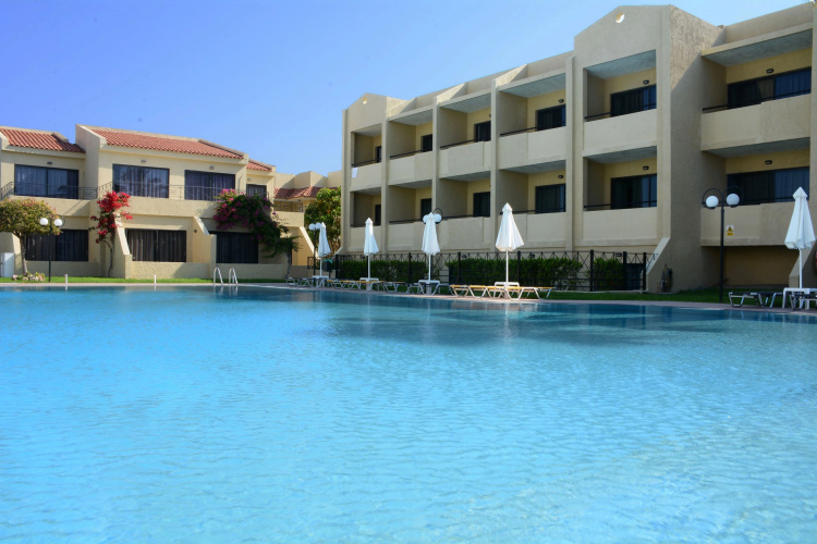 Summerland Hotel & Bungalows