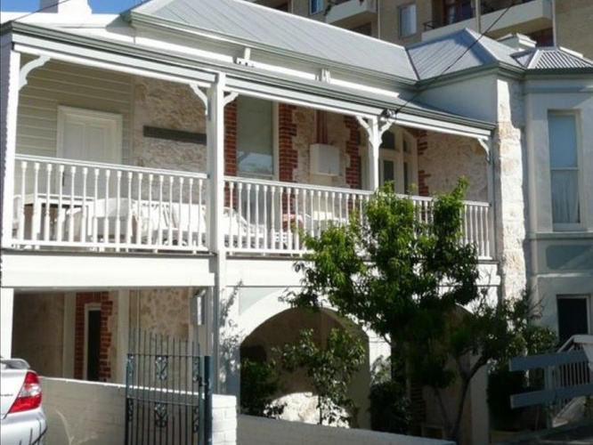 3 Bedrooms Quadruple Apartment