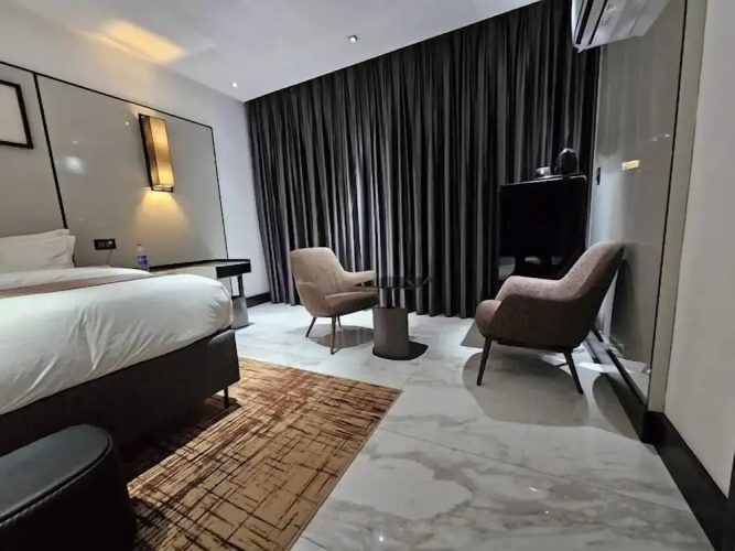 Ana Hotel and Apartments
