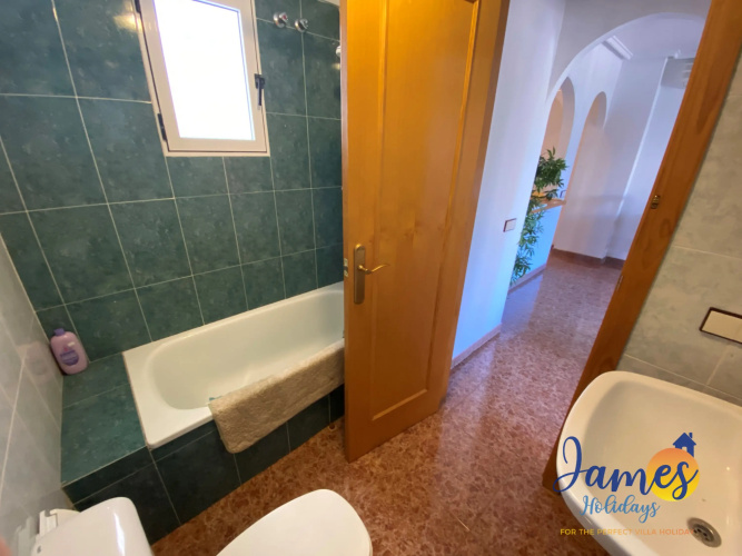 Torrevieja 2nd Floor Aprt with Comm Pool TV7