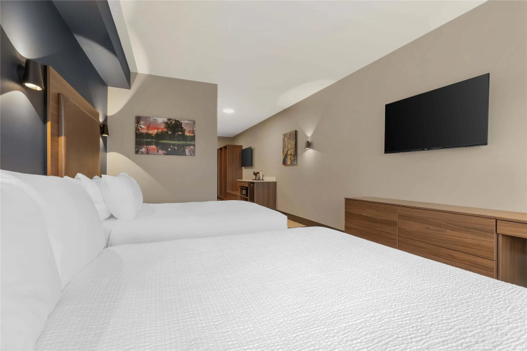 Best Western Plus Neepawa Hotel