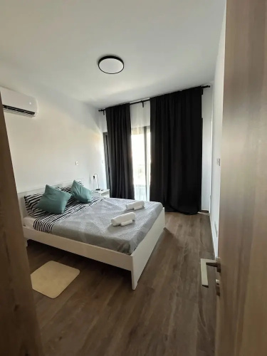 Villa - Sleeps 6 - Near Local Attractions