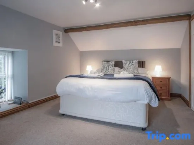 3 Bedrooms Apartment