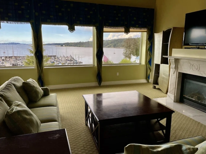 Executive Double Suite with balcony and with bay view