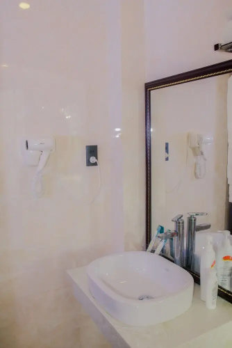 Airy Art Apartment My Khe Beach