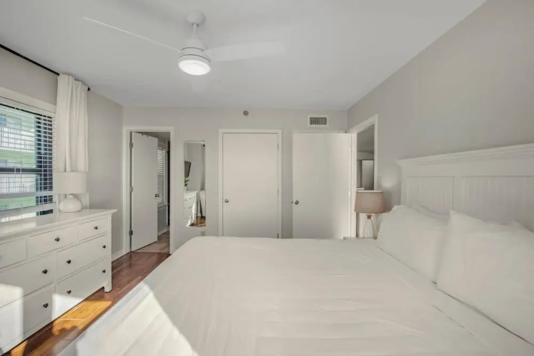 Beachfront Condo With Indoor and Outdoor Pool