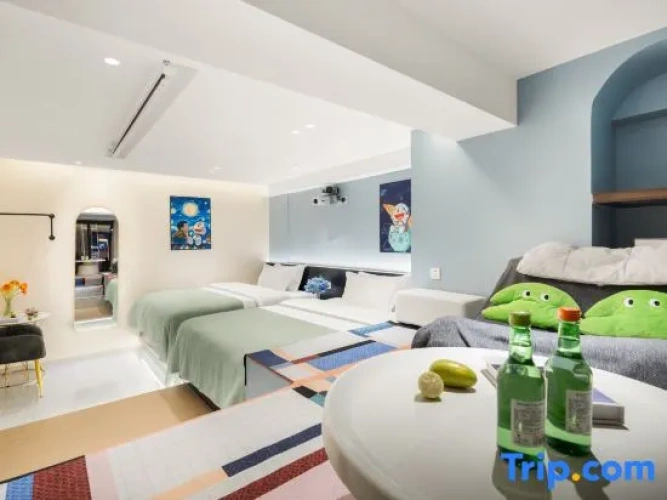 Standard Twin room with river view