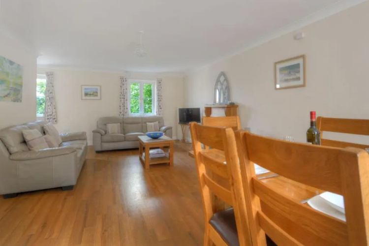 1 Woodroffe Meadow