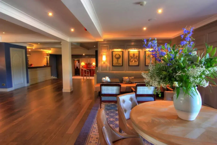 Devon Inn Hotel