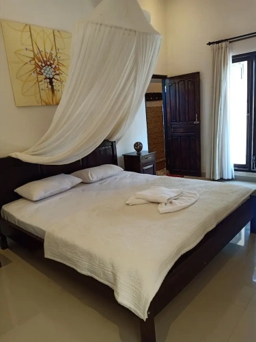 2 Bedrooms Villa