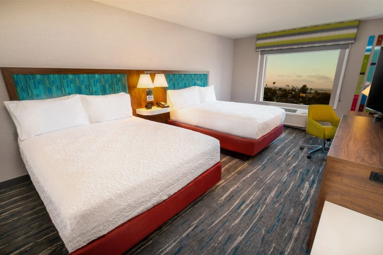 Standard Quadruple room with bay view