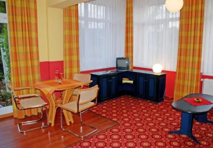 DEB 009 Appartementhaus auf Moench