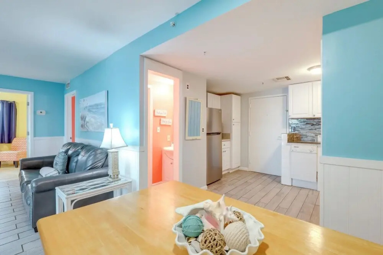 6th-floor Oceanfront Myrtle Beach Condo w/ Balcony