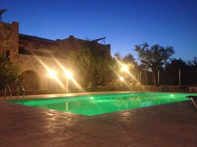 2 Bedrooms Villa