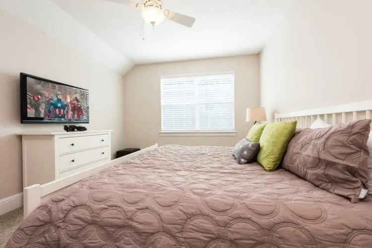Fantastic 3 bed home with a pool