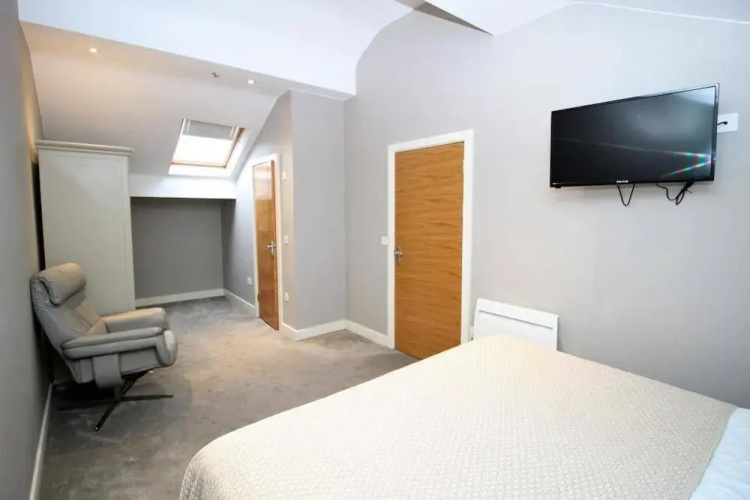 Sheffield City Retreat - Modern Apartment