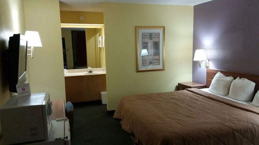 Relax Inn & Suites