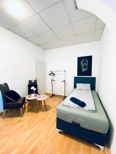 Spacious 2BR Apt For 9 Near Liesing