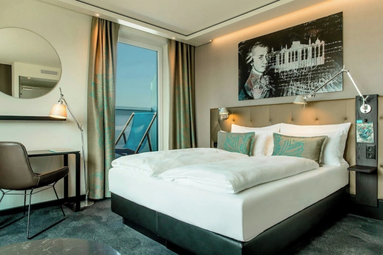 Standard room with balcony