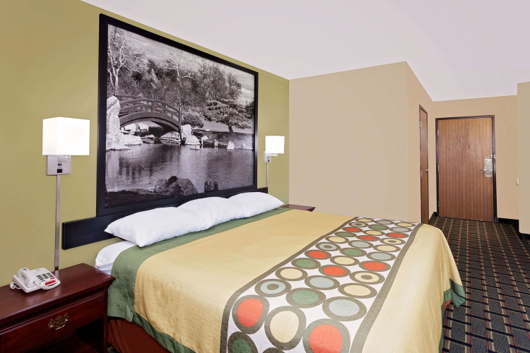 Econo Lodge Canton North