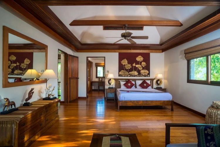 Baan Banburee