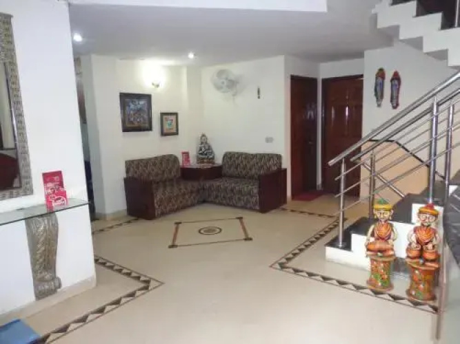 Hotel Smart Inn 2 by Royal Collection