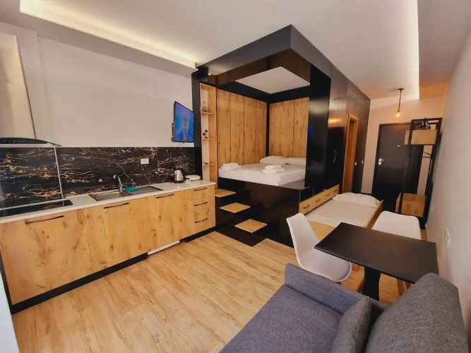Deluxe Studio
