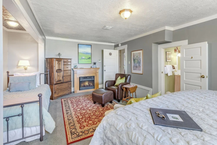 Oak Hill Bed & Breakfast